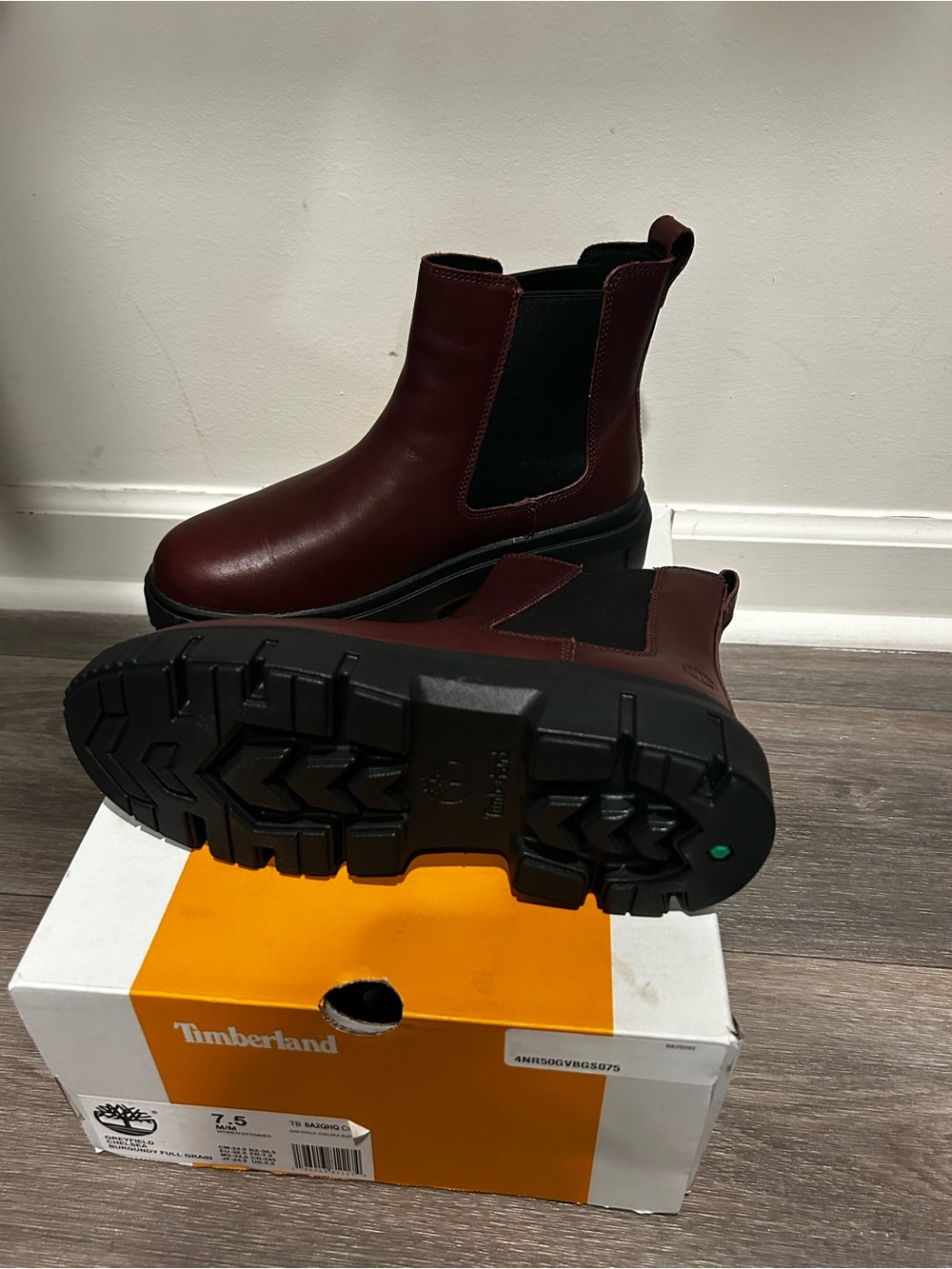 Timberland Chelsea Boots - Wine with Black Sole - Picture 3 of 3